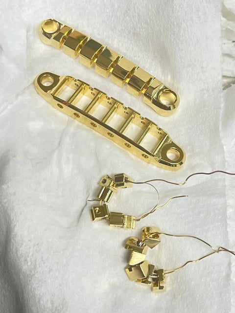 Industrial Grade 24K Gold Plating Solution For Immersion And Electroplating, Quick Bonding Under 30 Seconds, components plated with gold, 8oz Bottle For Jewelry And Metal Finishing.