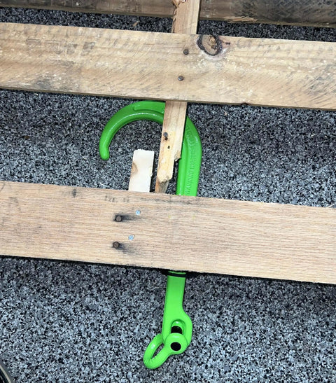 Workhorse Heavy Duty Pallet Puller Quick Rig Hook And Shackle 2 Ton 4000 Lbs WLL Forged Steel in use on wooden pallet.