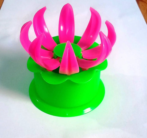 Multicolor Dumpling Mold Set For Momos Baozi And Steam Buns Press Dough Flatten And Seal Easy To Use Kitchen Gadget in green and pink