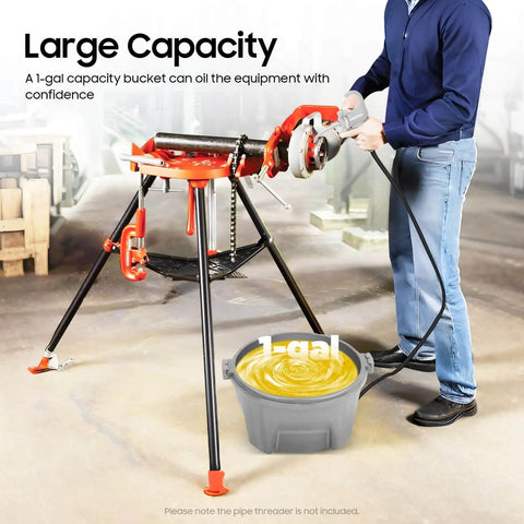 Portable Handheld Oiler Bucket And Oil Gun Kit 4.55L One Gallon With 4.59ft Long Hose for pipe threader lubrication in use
