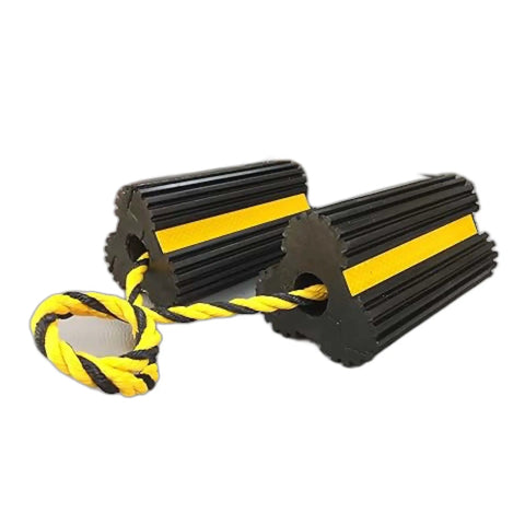 Heavy Duty Wheel Chocks With Ropes For Trucks And Trailers, Oil Resistant Rubber, Reflective Stripes, Anti Slip Grip, 7.8 Inches