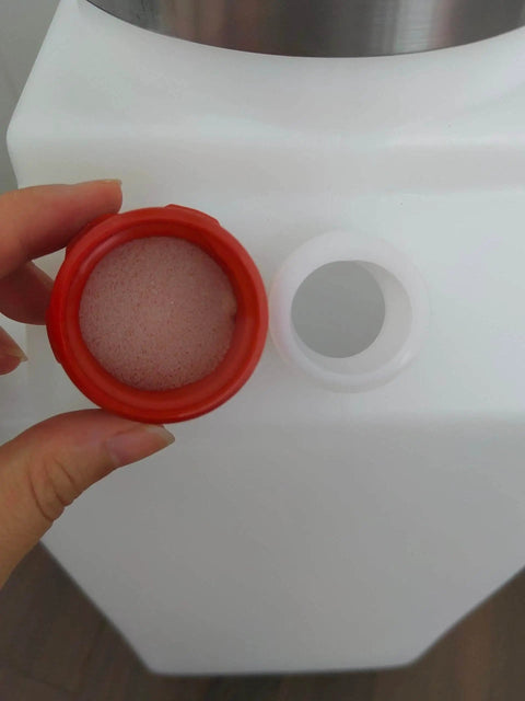 Close-up of Universal Car Lift Oil Pot Hydraulic Reservoir Tank For Storage And Lifting, showing open cap and thick plastic material.
