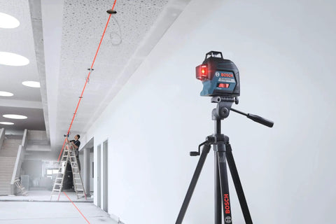 Clear room layout fast with a 360 degree three plane laser delivering bright alignment lines, long battery life via VISIMAX tech