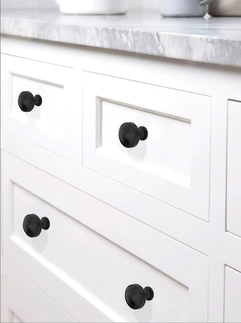 White kitchen cabinet with 10 Pack Matte Black Kitchen Cabinet Knobs 1 1/5 Inch 30mm Cabinet Pulls Drawer Hardware Knobs Installed