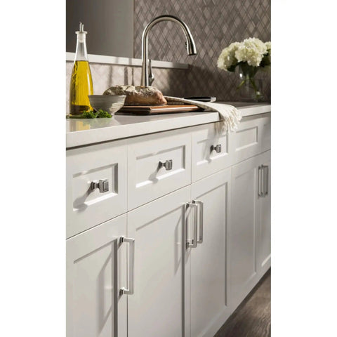 Modern kitchen with Top Knobs TK703HB Ascendra Honey Bronze cabinet pulls, showcasing premium quality construction and cohesive design.