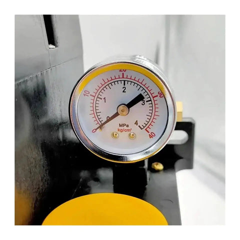 Close-up of gauge on Adjustable Oil Distributor With 0.5L 1L And 2L Capacities For Automatic CNC Electromagnetic Lubrication, brass body.