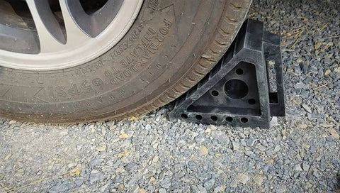 All Weather Solid Rubber Wheel Chock With Oil Resistant Traction Pad for Cars Travel Trailers RVs Trucks And ATVs Built For Maximum Grip