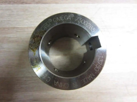 Heavy Duty Shaft Coupling With 1.375 Inch Bore, 3 HSB, top view showing stainless steel material and key way
